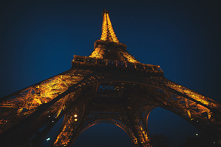 photo of Eiffel Tower, Paris during daytime