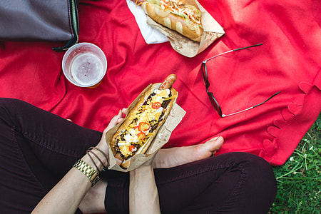 Hot dog picnic