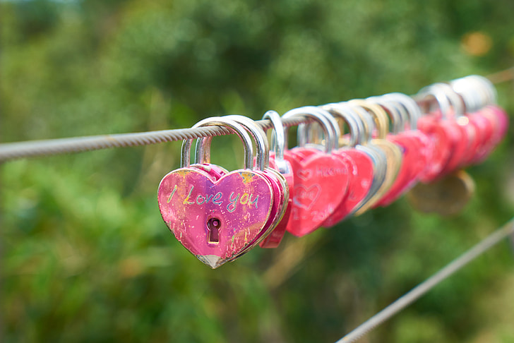 red-and-purple heart-shaped padlock lot