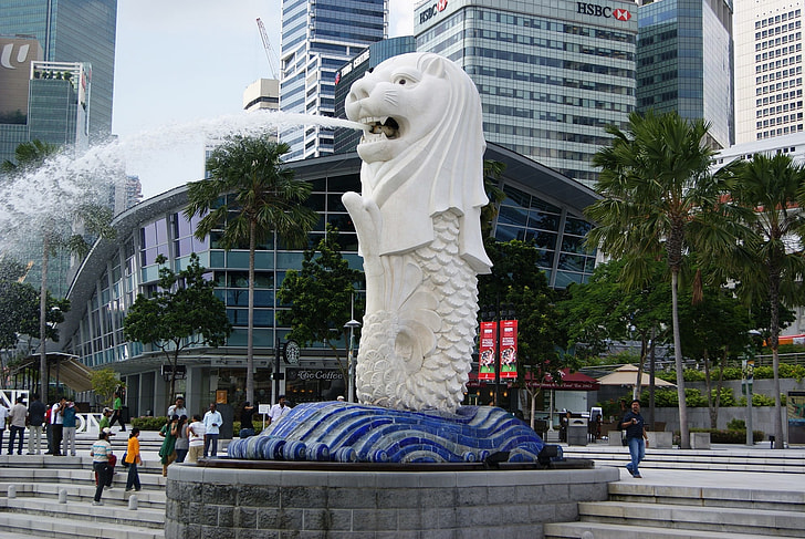 photo of Singapore lion water fountain