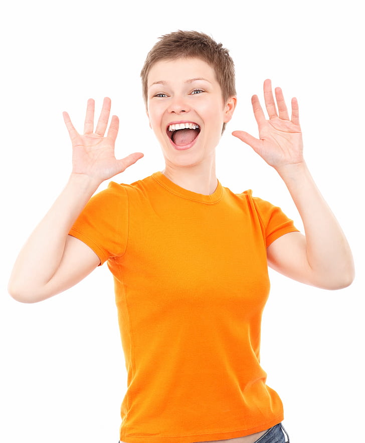 woman wearing orange crew-neck t-shirt