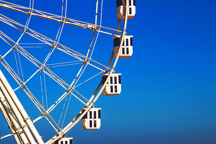 Beige Ferris Wheel