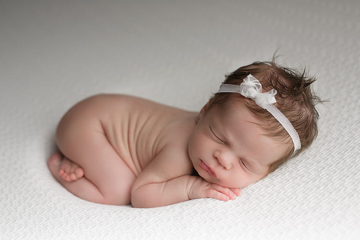 naked sleeping baby photo