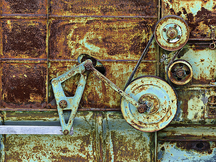 photo of a metal pulley mechanism