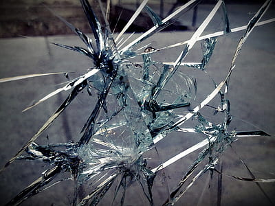 closeup photo of broken glass