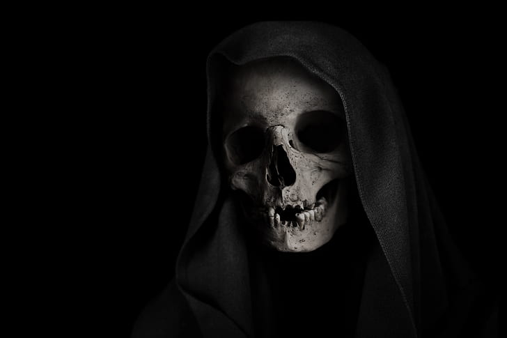 human skull with black robe digital wallpaper