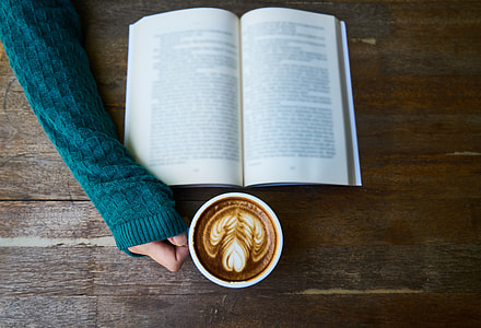 latte art while reading book