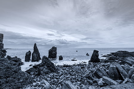 Ocean Near Grey Form Stone