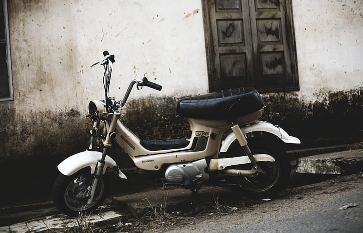 white motor scooter