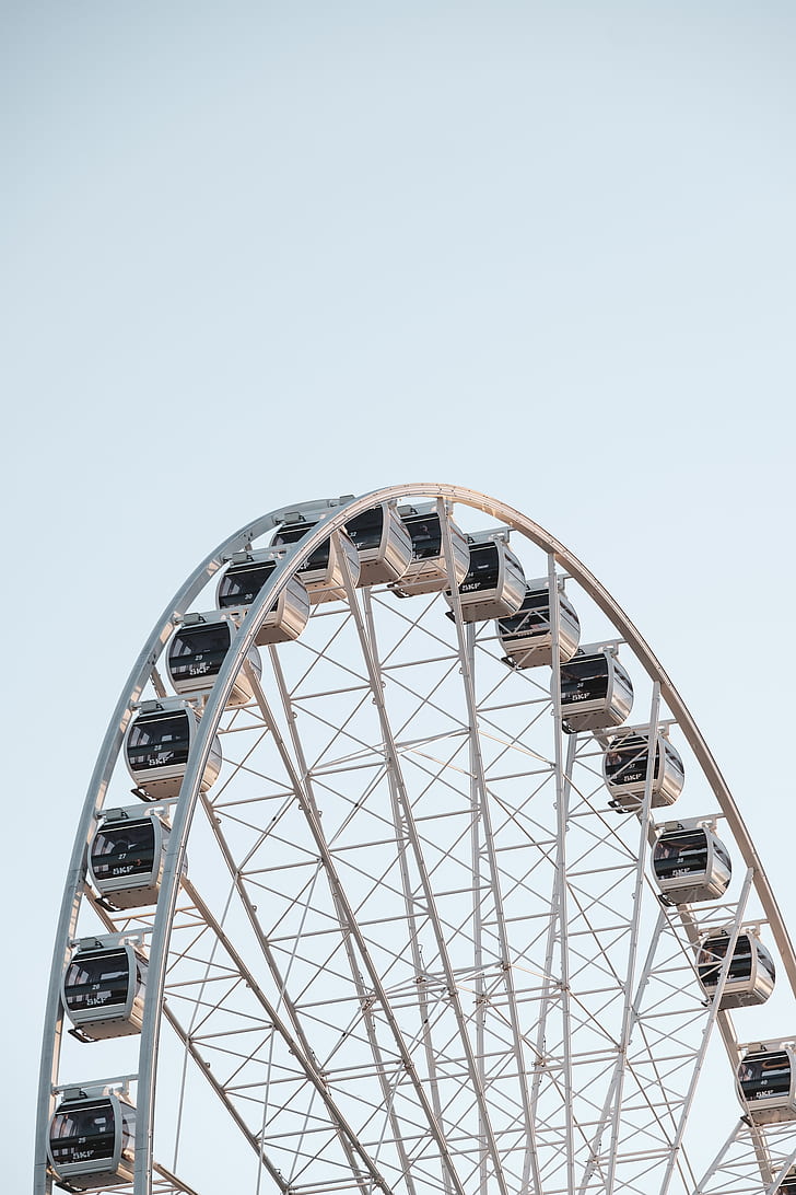 ferris wheel during daytime