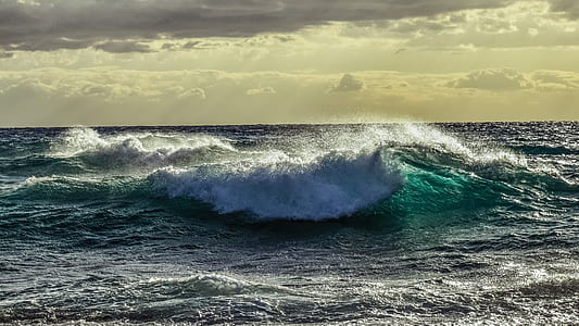 photography of ocean waves