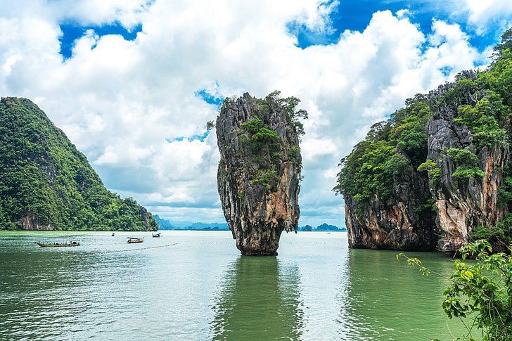 Dramatic rocks and cliffs on the coast of tropical Thailand