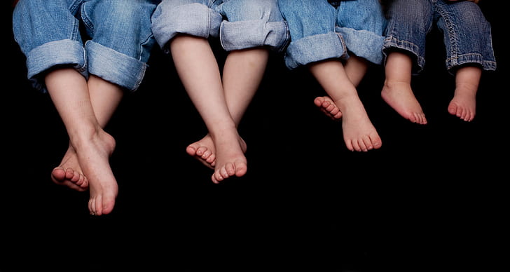 four children feet