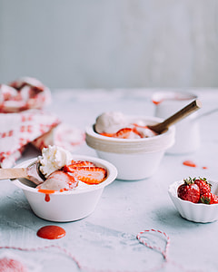 selective focus photography of strawberry sorbets