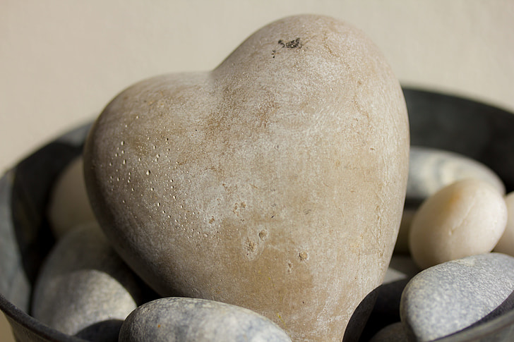shallow focus of gray heart stone