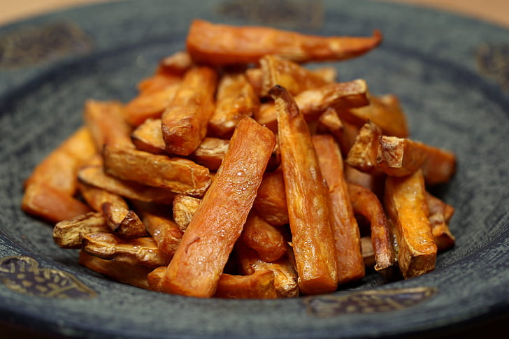 sliced of sweet potato fries