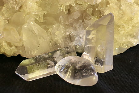 clear and yellow geode