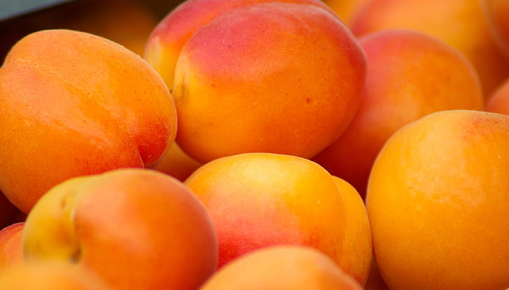 peach fruits