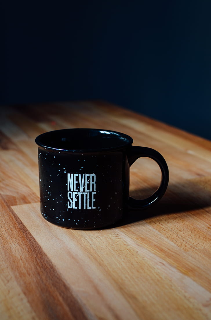 black Never Settle print mug