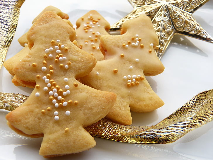 tree shaped cookies on white plate