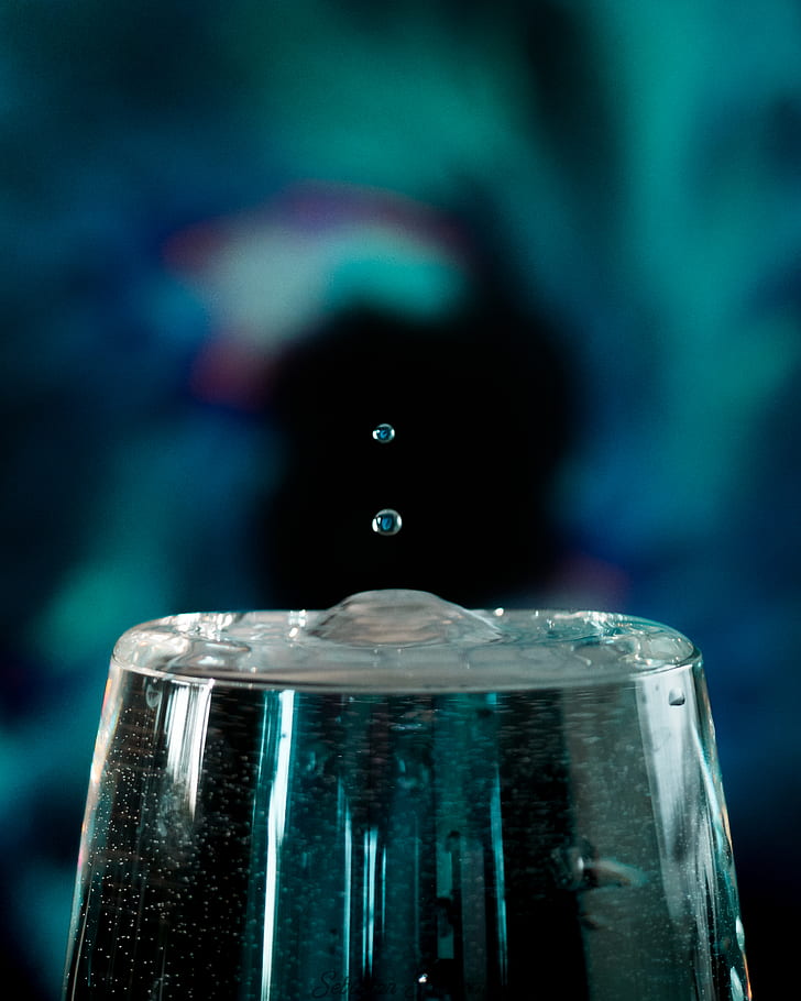Tilt Shift Lens Photography of Water in a Glass
