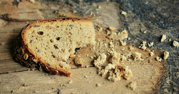 photo of brown bread