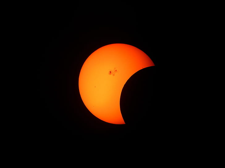 Reverse solar eclipse - Drawception