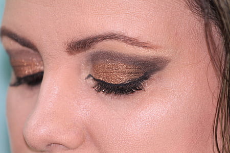 woman brown eyeshadow