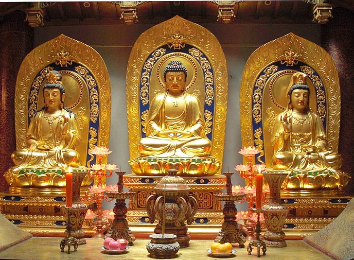 architectural photography of Buddha statues