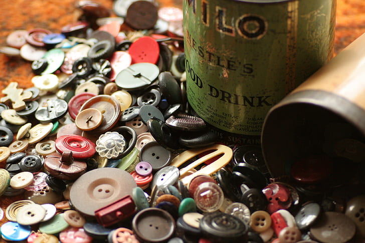 assorted-color-and-size button lot