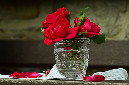 red rose flowers arrangement