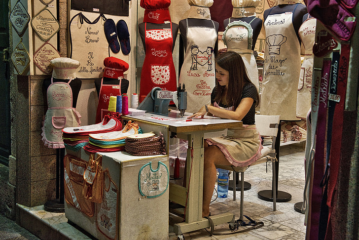 Royalty-Free photo: Brown sewing machine beside mannequin | PickPik