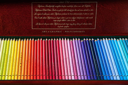 assorted-color pencil set