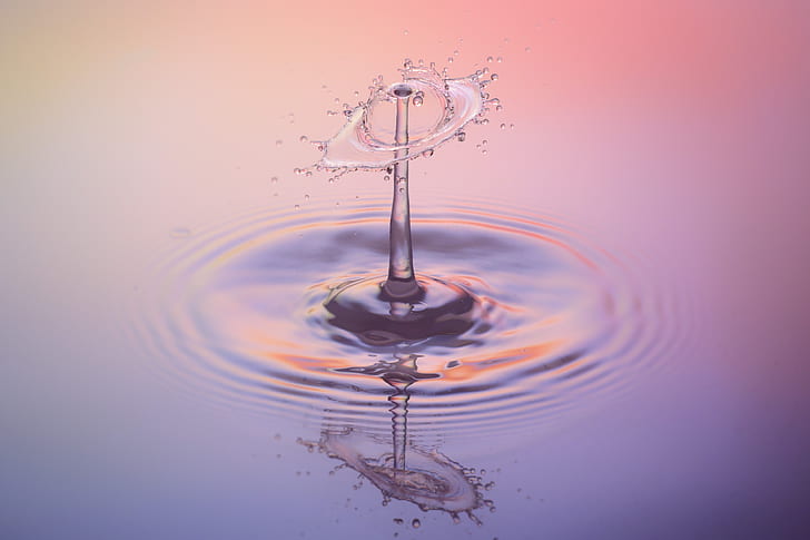 spill water in close-up photography