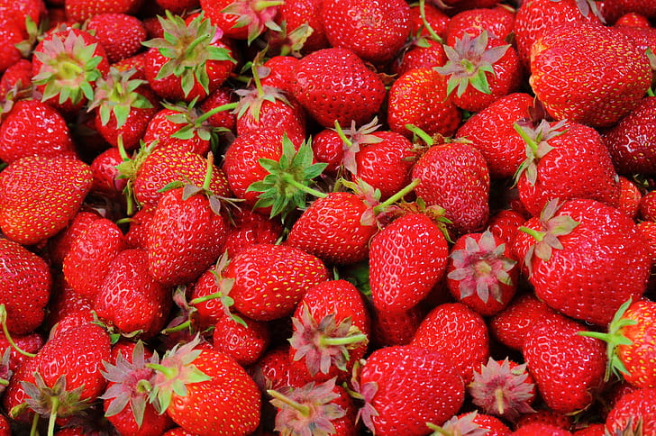 bunch of strawberries