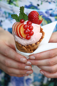 Ice cream with berries and fruit