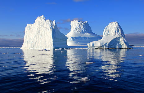 photo of iceberg