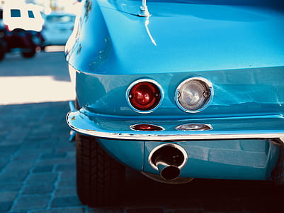 blue car tail light